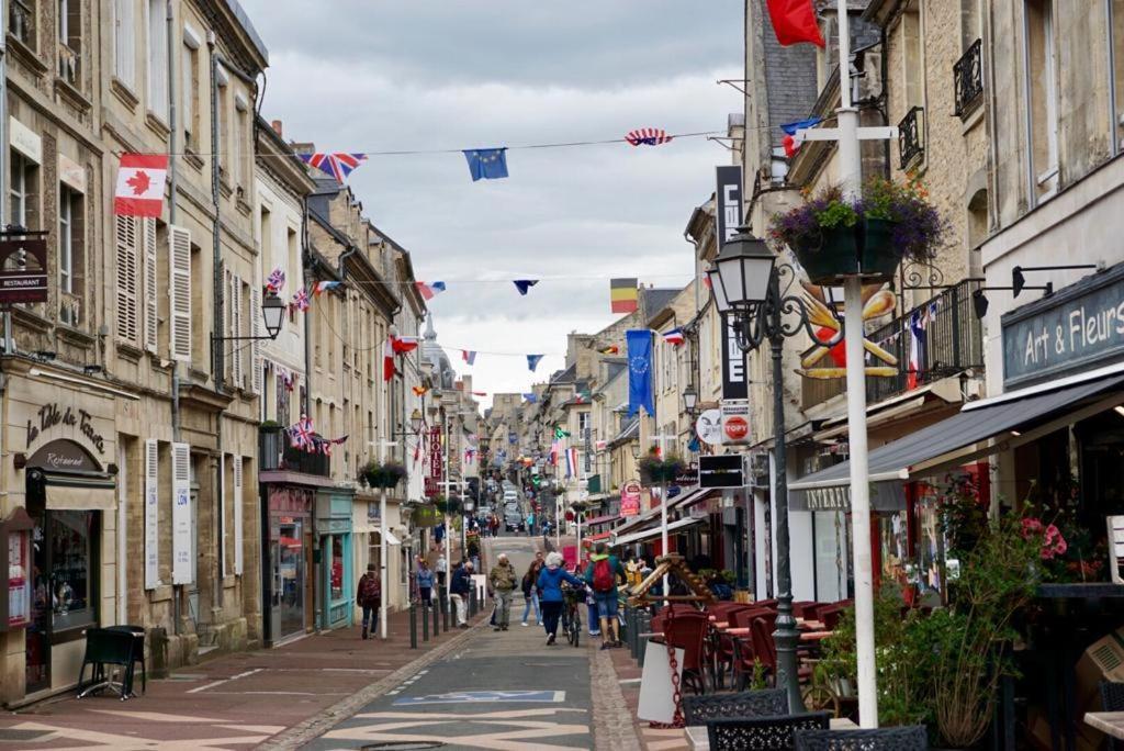 Le Bourg Bed and Breakfast Asnieres-en-Bessin Exteriör bild