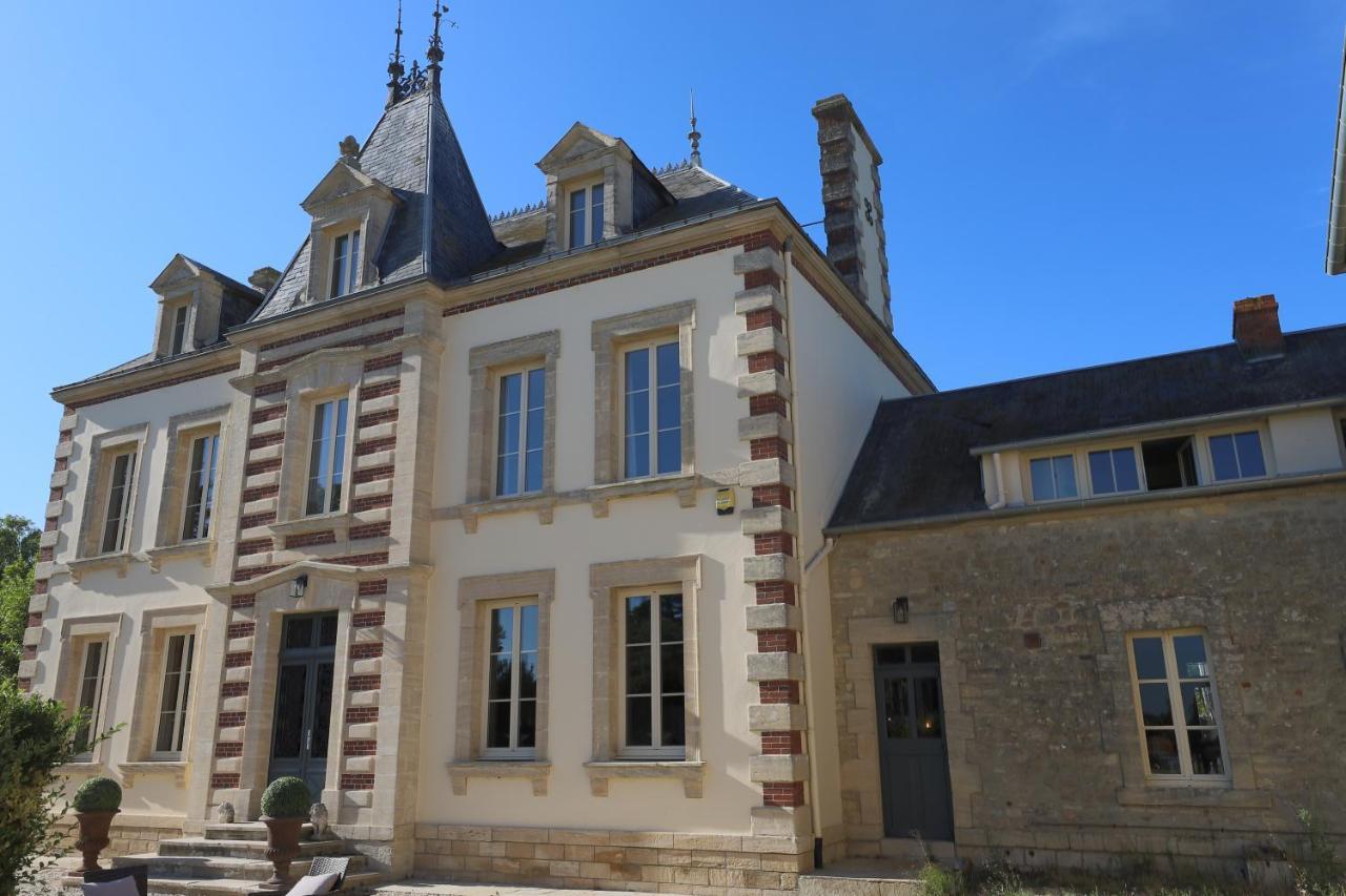 Le Bourg Bed and Breakfast Asnieres-en-Bessin Exteriör bild