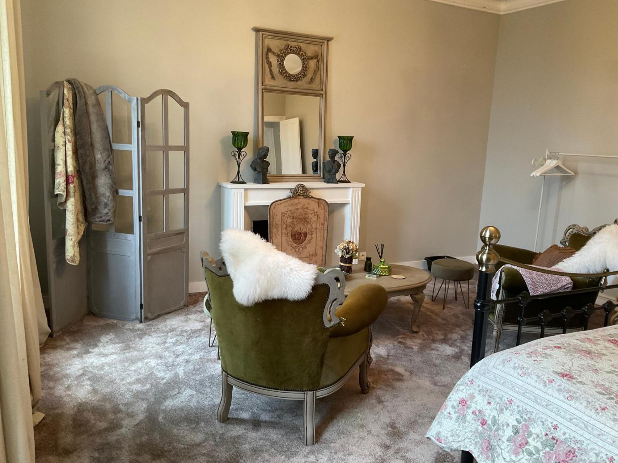Le Bourg Bed and Breakfast Asnieres-en-Bessin Exteriör bild