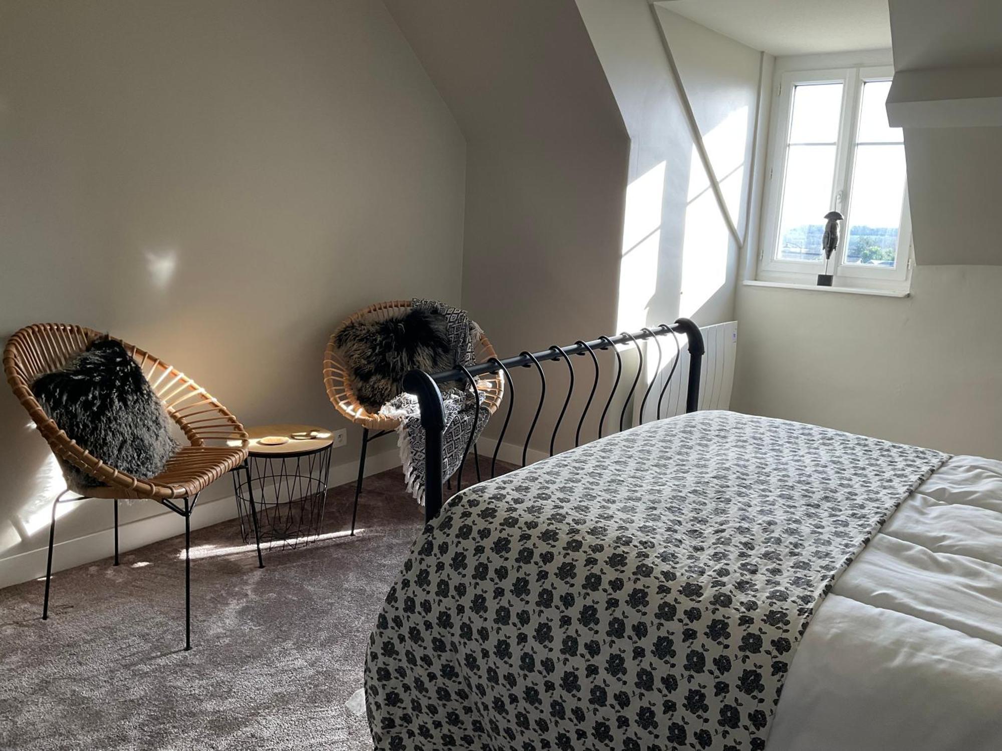 Le Bourg Bed and Breakfast Asnieres-en-Bessin Exteriör bild